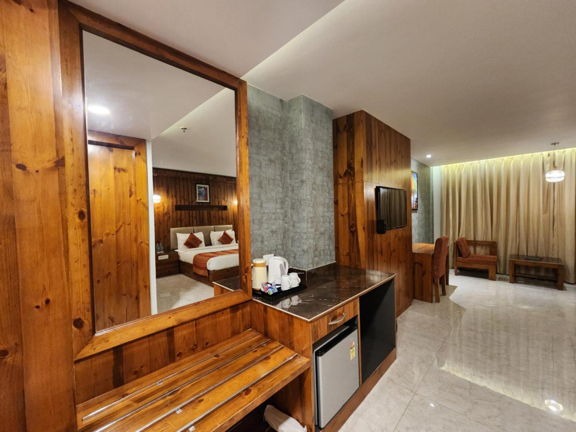 Golden Fern Resort Shimla Ngoại thất bức ảnh